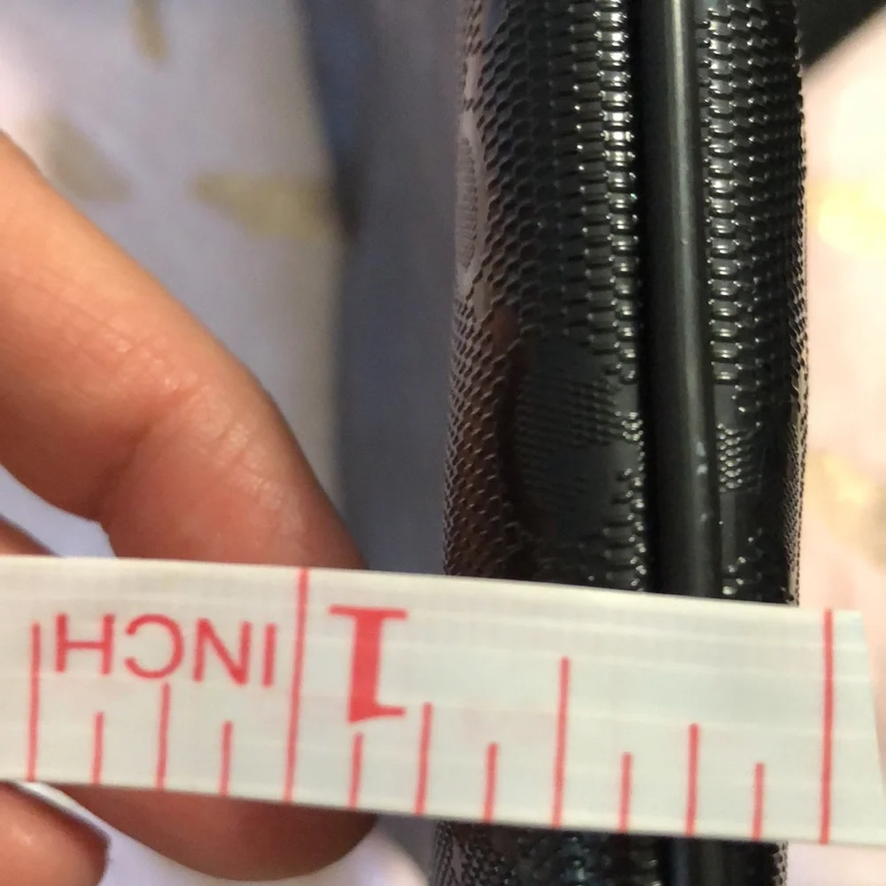 Today Only🌺AUTHENTIC GUCCI MONOGRAM IMPRIME CROSSBODY BAG🌺price firm - Picture 3 of 16